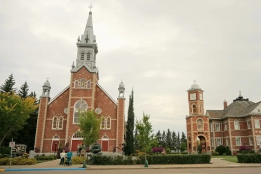 St. Jean Baptiste Catholic Church in Morinville, Alberta, before it burned down on June 30, 2021.?w=200&h=150